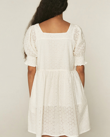 Robe Broderies Blanches