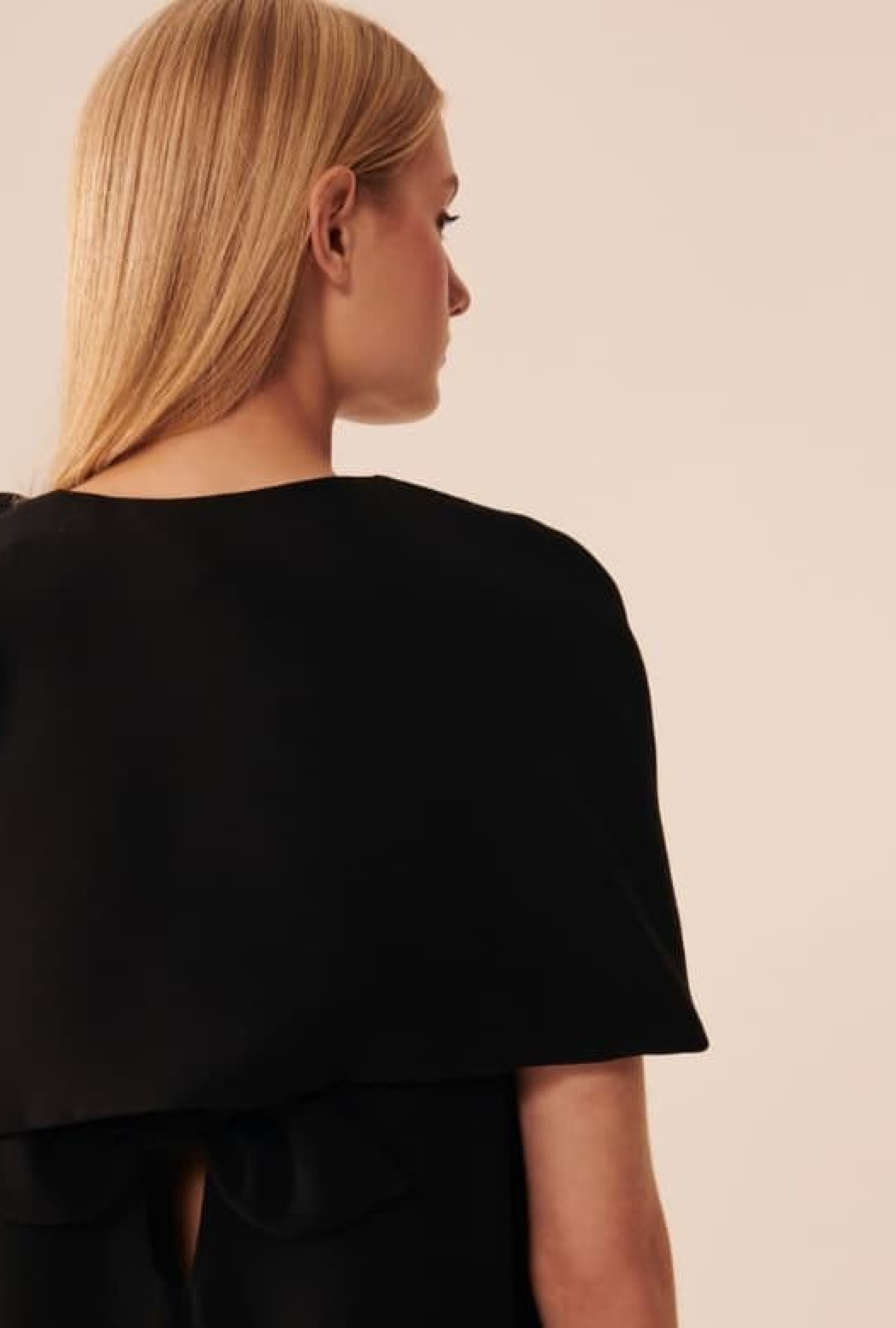 Cape Tara Jarmon Valentina Noire