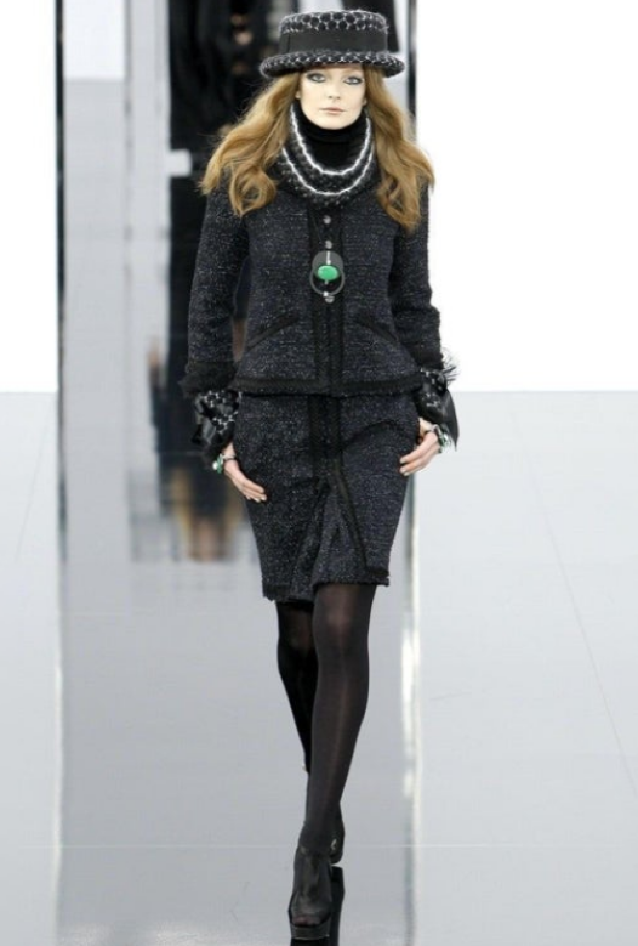 Veste Chanel Noir Braid Trim FW 2009