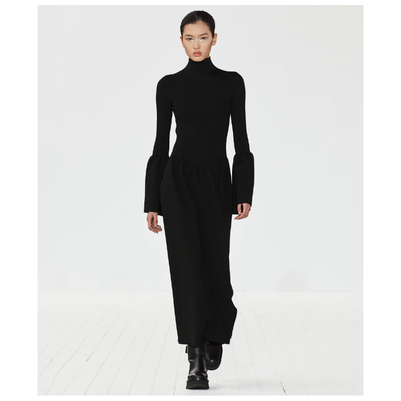 Robe Chloe Black Bell Sleeves FW 2023