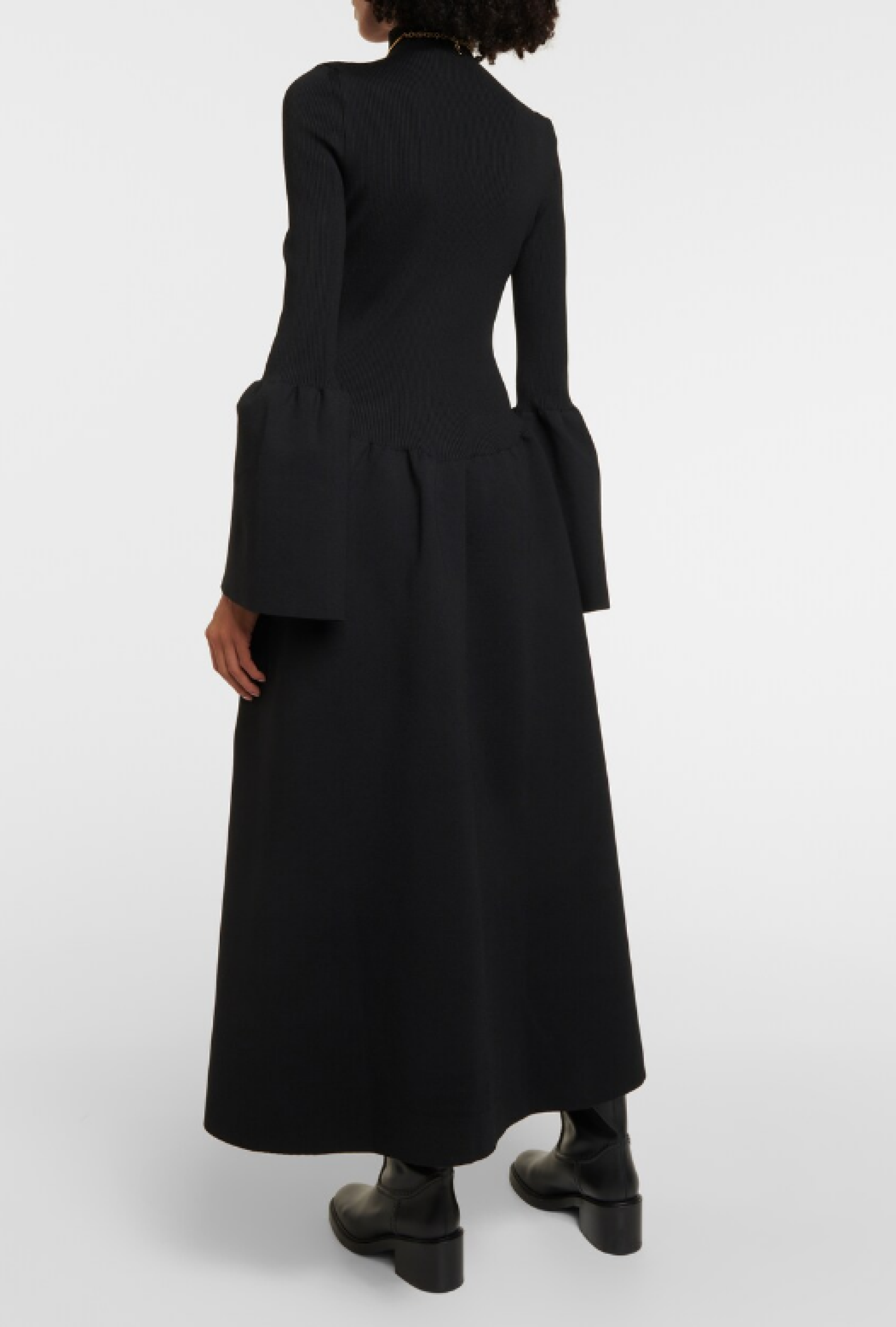 Robe Chloe Black Bell Sleeves FW 2023