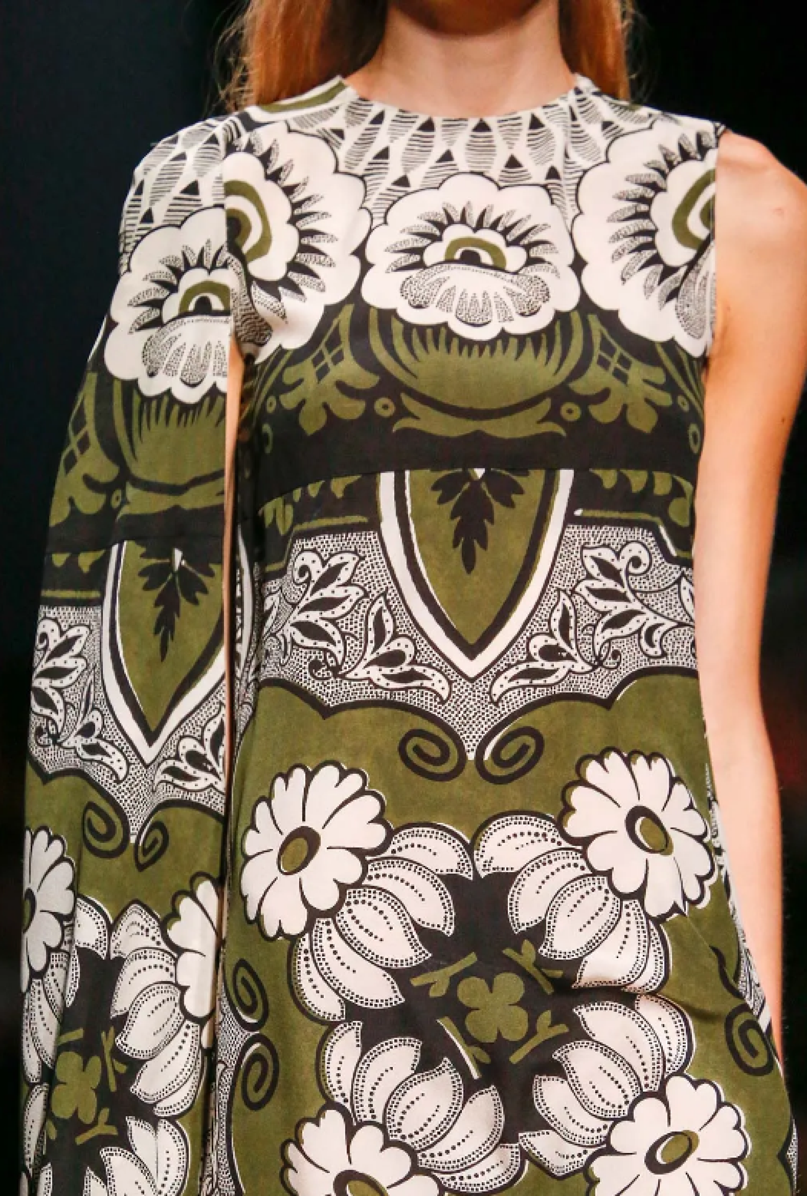 Robe Valentino Colonne Brodée Spring 2015