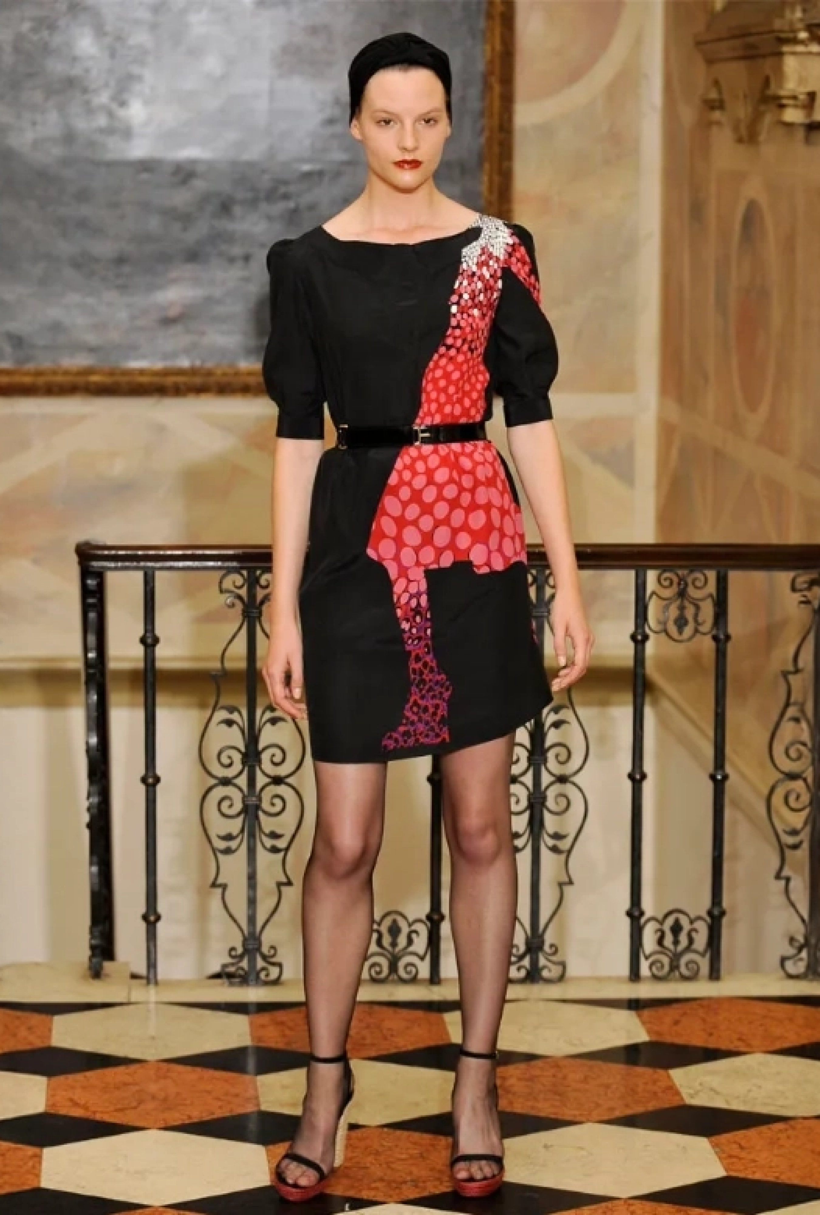 Robe Yves Saint Laurent Purple Resort 2011 par Stefano Pilati