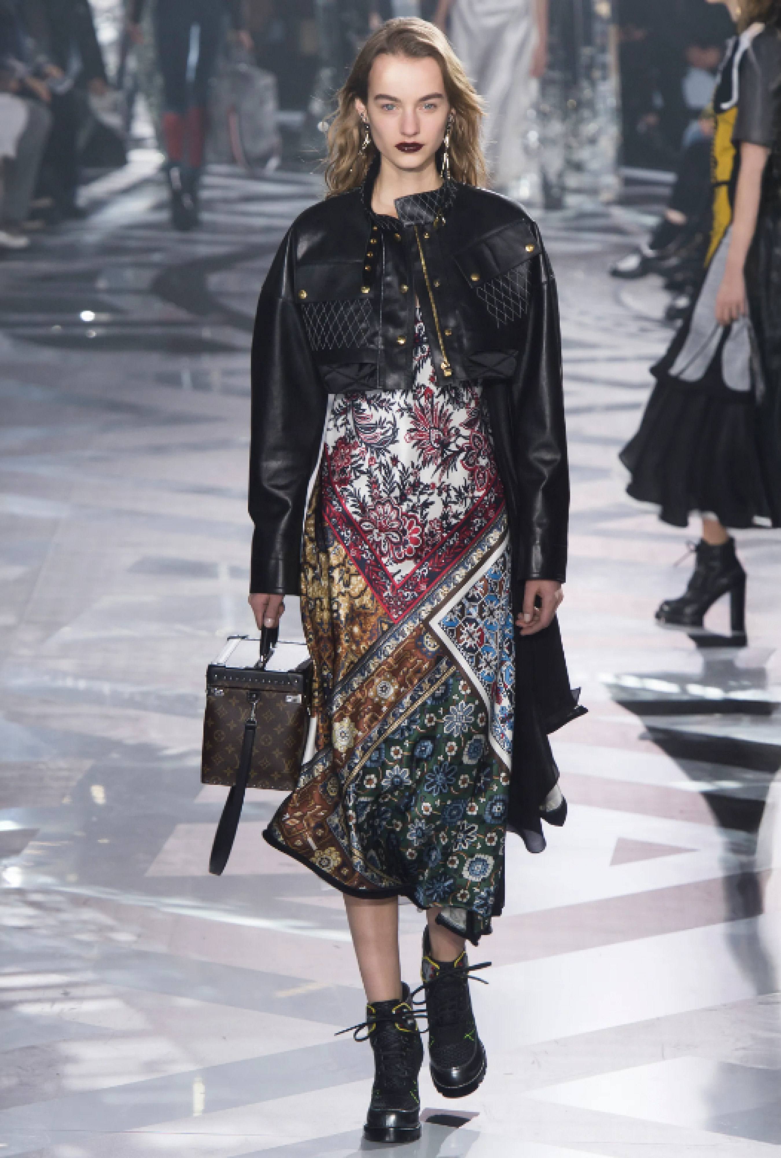 Robe Louis Vuitton Silk FW2016 par Nicolas Ghesquière