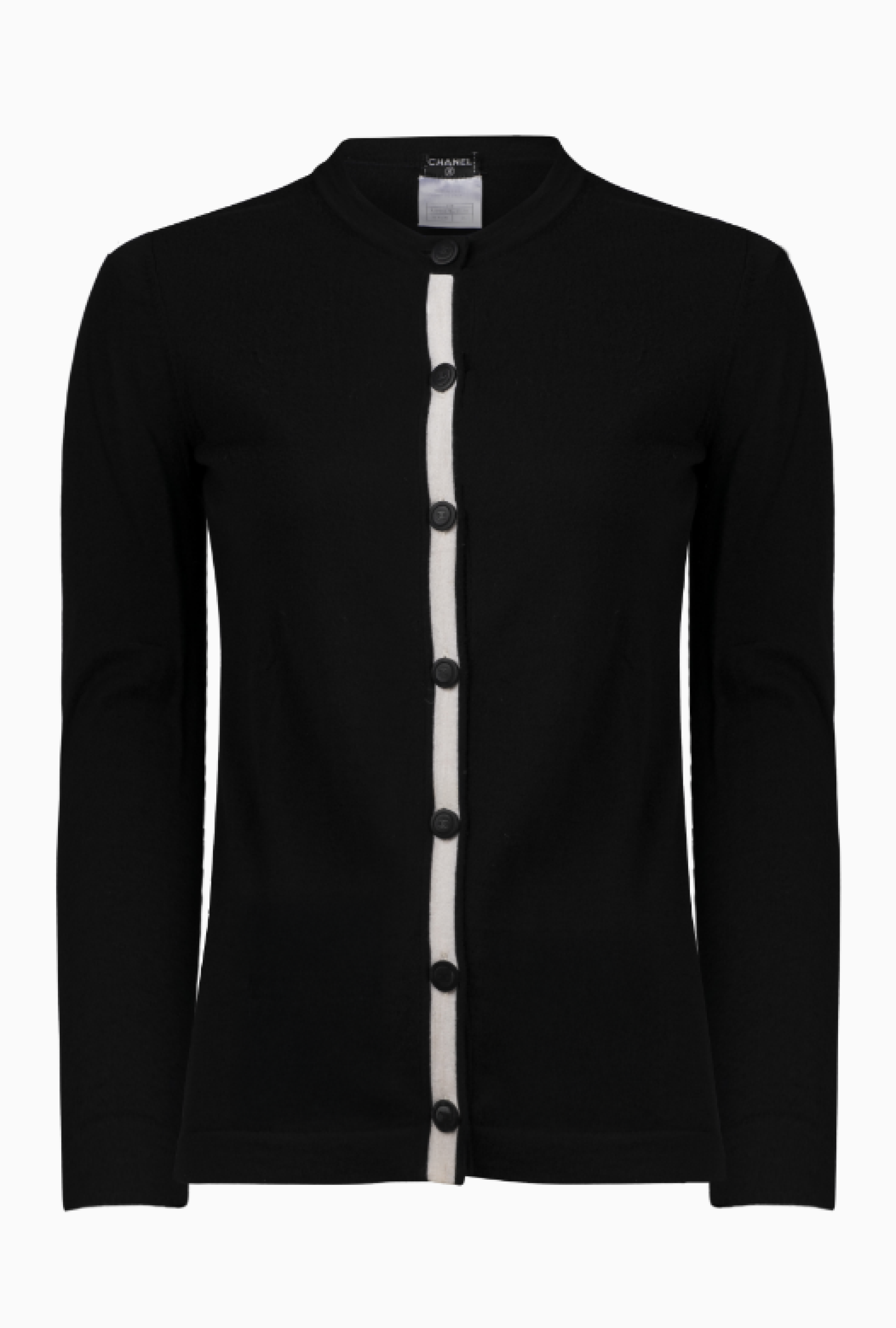 Top Chanel Essential Noir