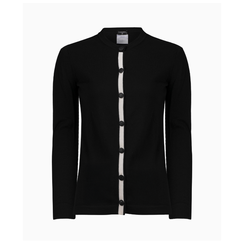 Top Chanel Essential Noir