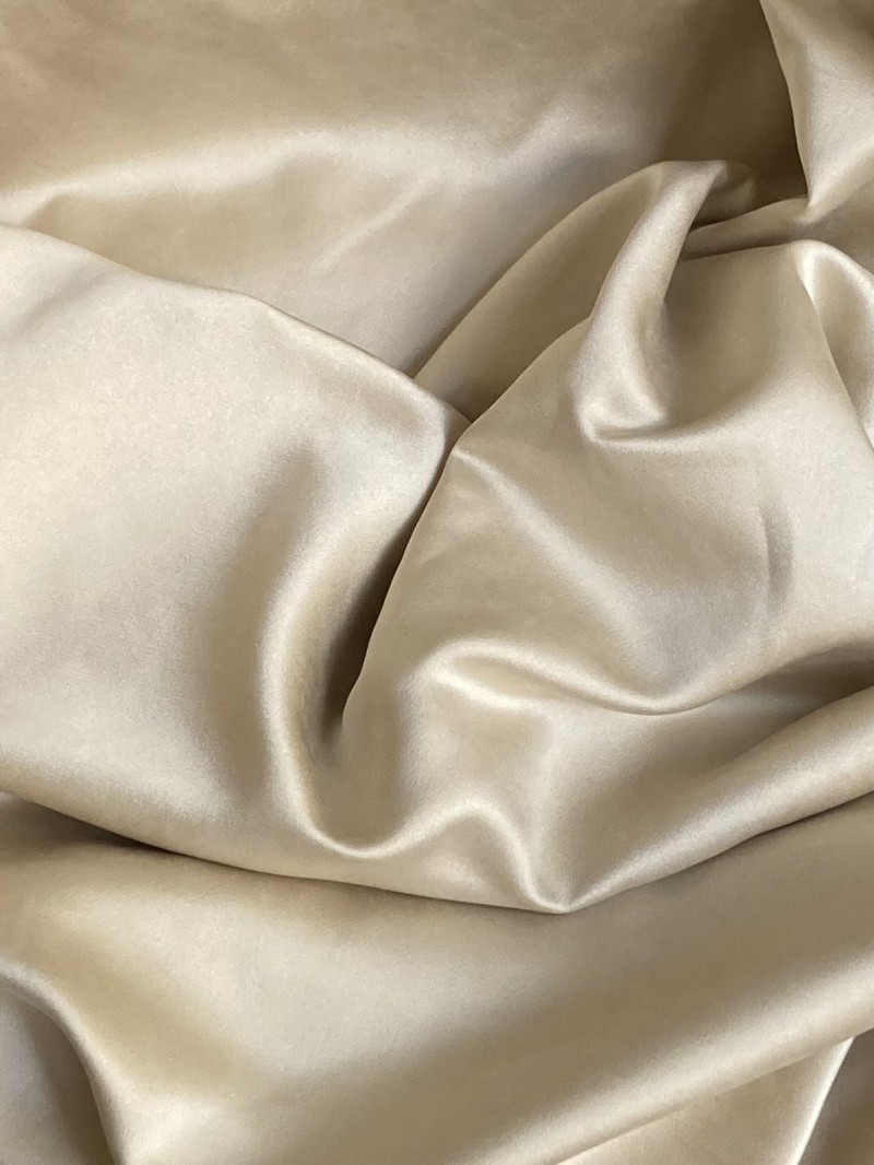 Étole beige satin
