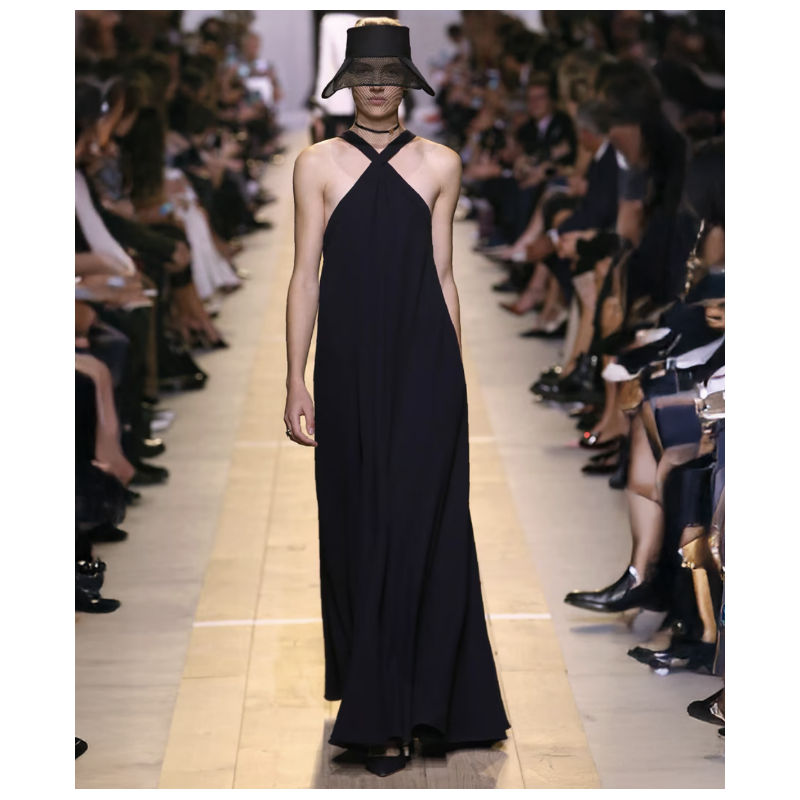 Robe Christian Dior Noire Architecturale Ss2017 Par Maria Grazia Chiuri