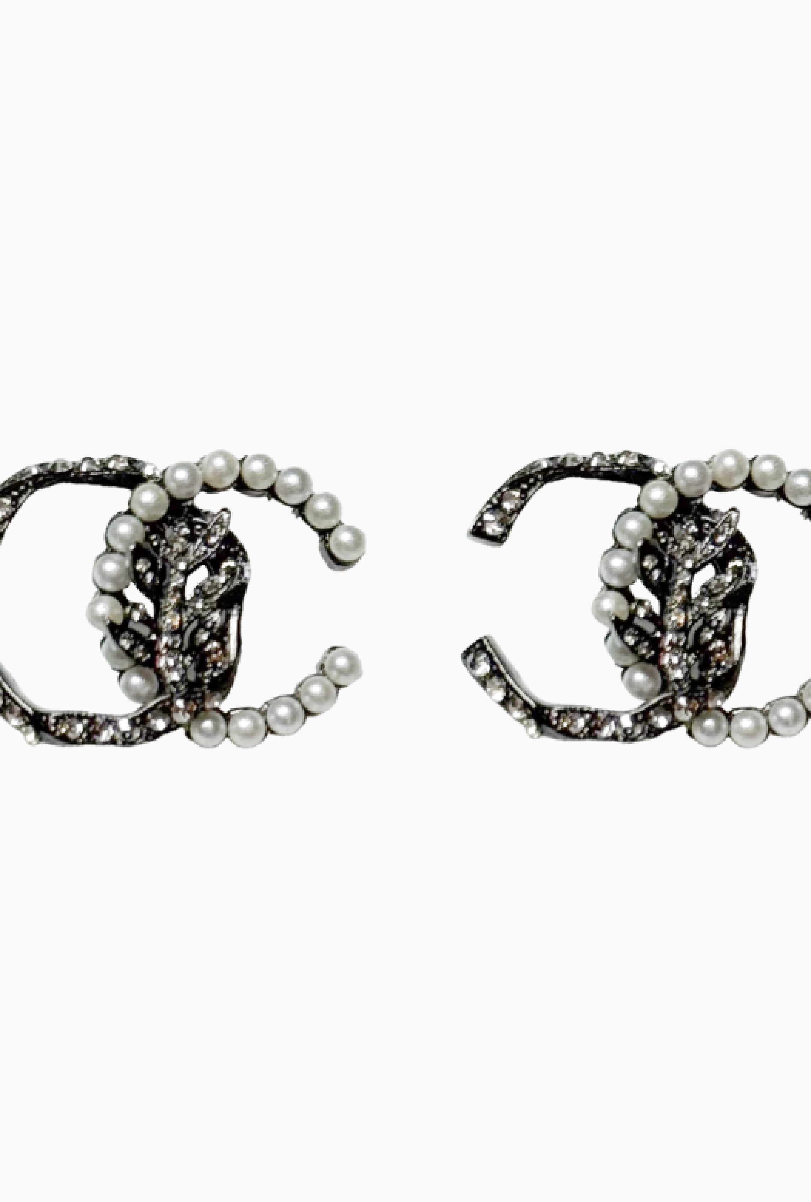 Boucles D'Oreilles Chanel Double C Perlé