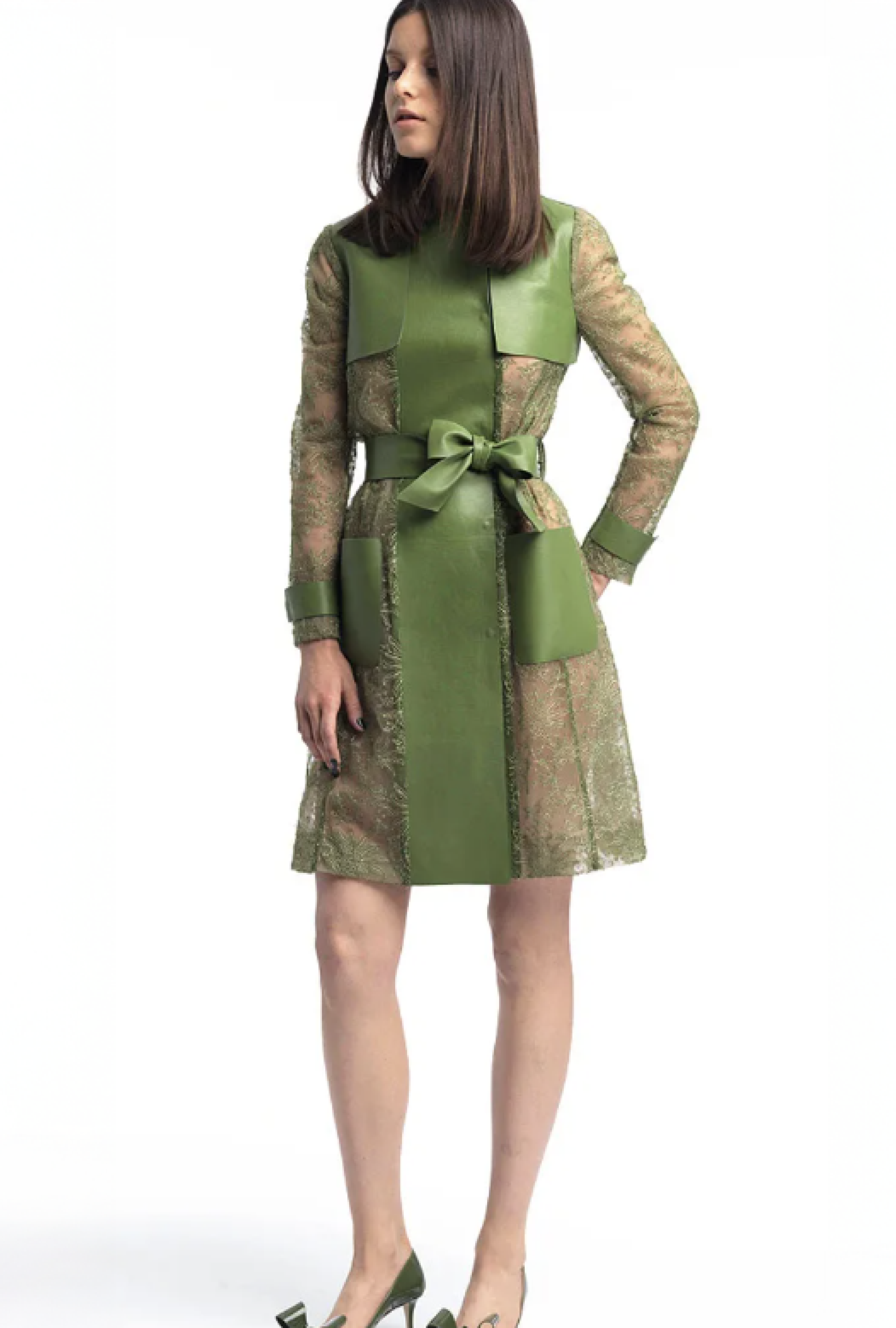 Manteau Valentino Ceinturé En Dentelle Et Cuir Resort 2011