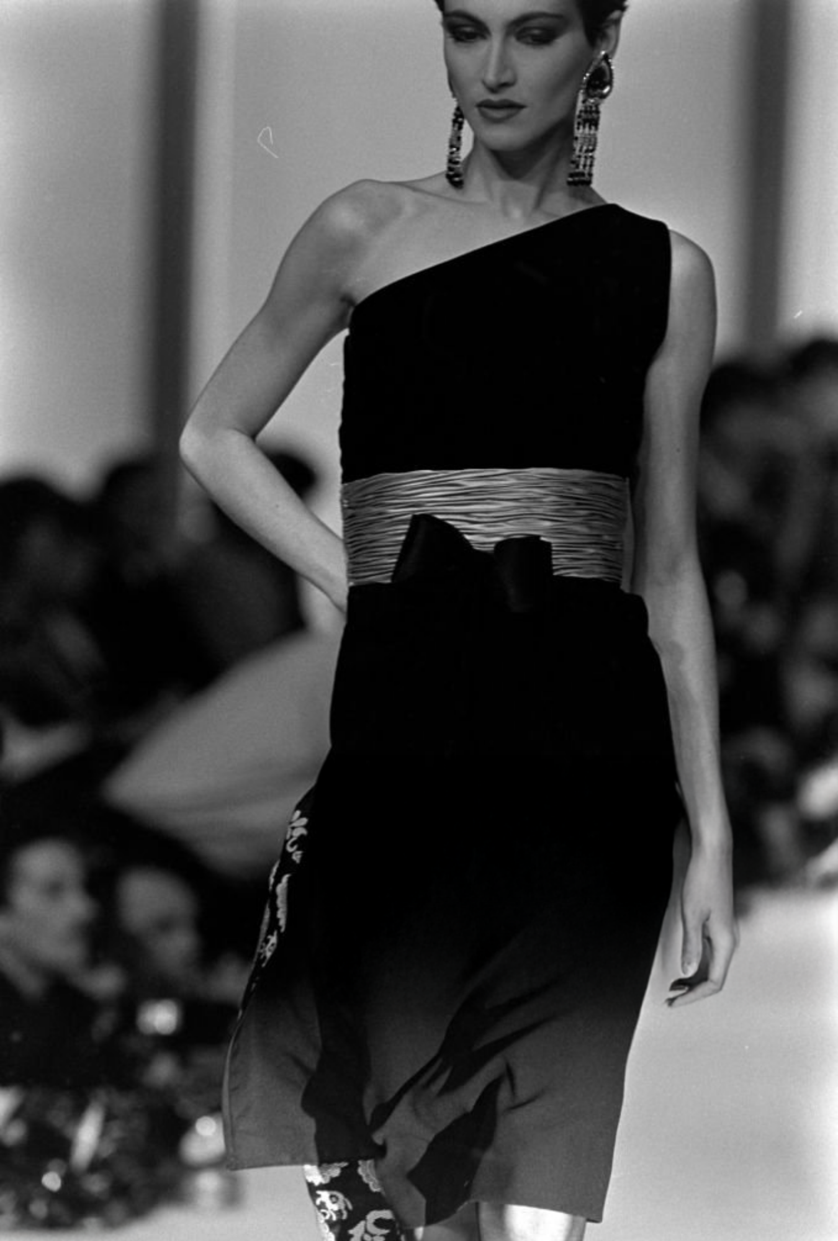 Robe Valentino Asymétrie Couture Noir & Argent FW1985