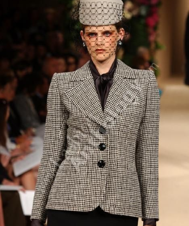 Location & Achat Veste Yves Saint Laurent, modèle British FW1996 1