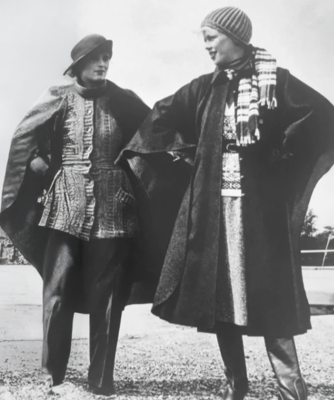 Achat Manteau Yves Saint Laurent Rive Gauche, modèle Cape Drapé Bleu Nuit Rive Gauche FW1975-76 5