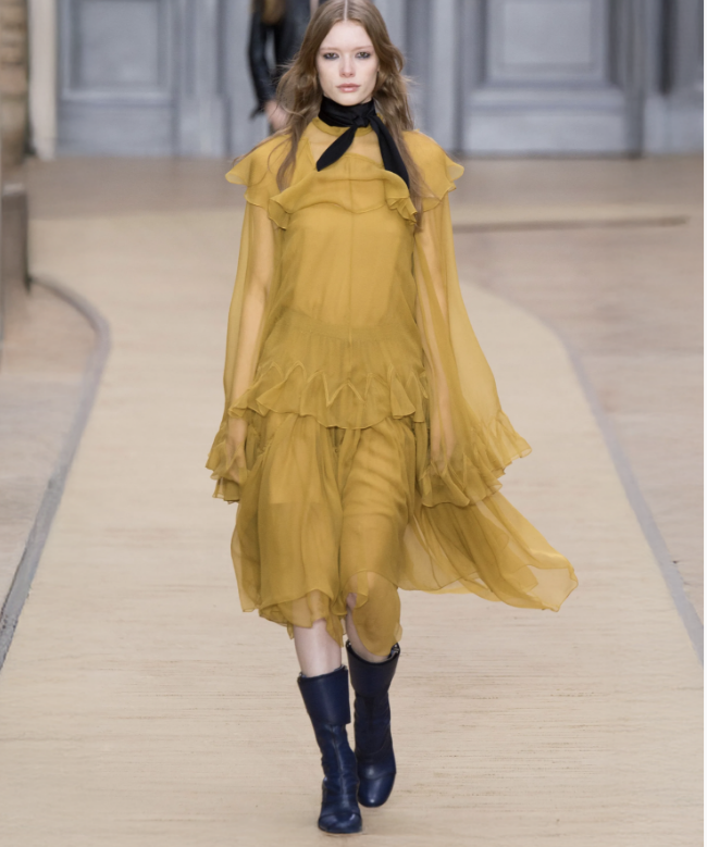 Location et Achat Ensemble Chloé, modèle Mousseline Safran 1