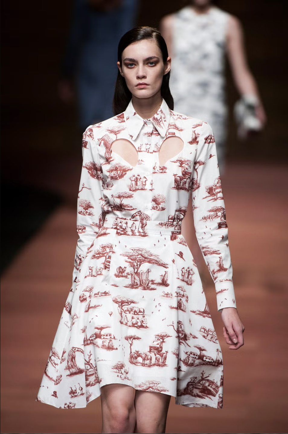 Achat jupe Carven, modèle Vintage Scene 2013,Cette jupe midi évasée signée Carven, Spring/Summer 2013 met à l'honneur l’imprimé toile de Jouy revisité, dans une version bordeaux sur fond crème, à la fois nostalgique et contemporaine