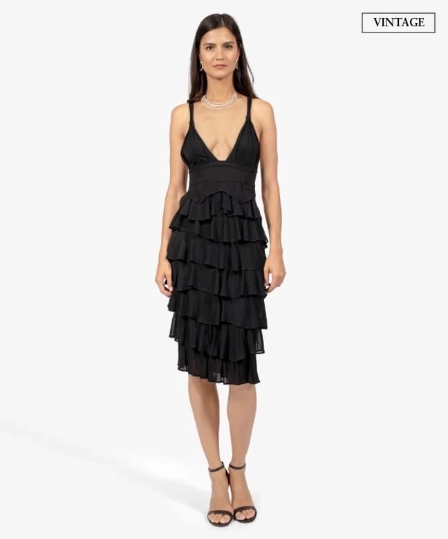 Location Robe Saint Laurent, modèle Black Gather. 2