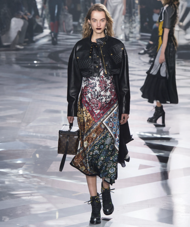 Location et Achat Robe Louis Vuitton, modèle Silk FW2016 par Nicolas Ghesquière