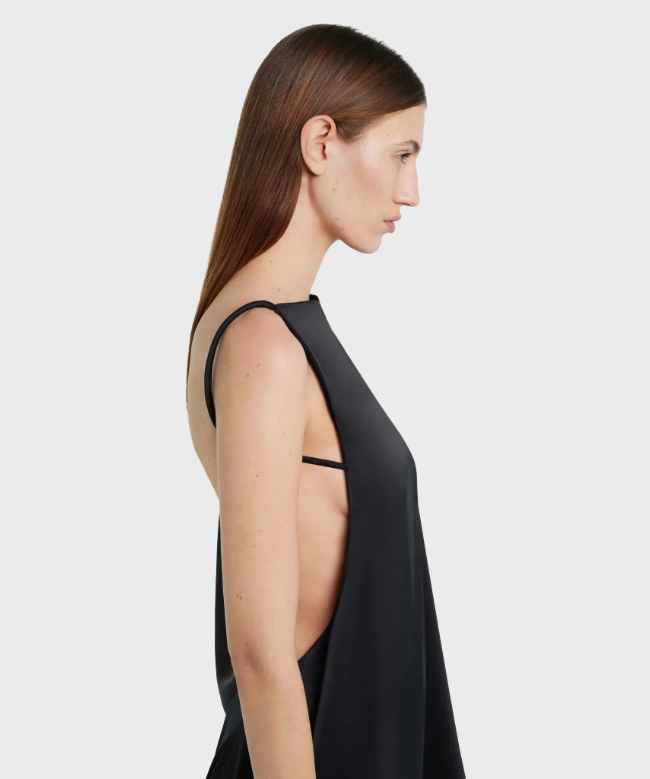 Location robe Courrèges, modèle Infinity Off Shoulder Black 5