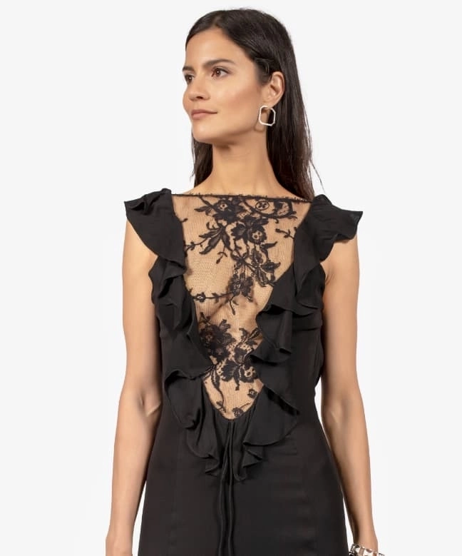 Location Robe Valentino, modèle Black Lace 6