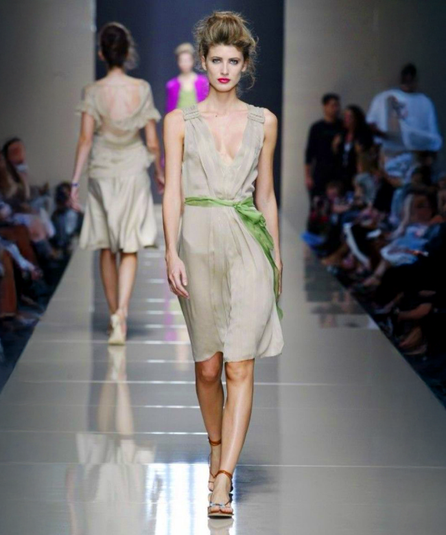 Location et Achat robe de soirée Alberta Ferretti, modèle Éclat Doré SS2004