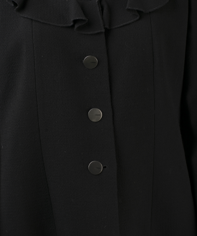 Location et Achat veste Chanel, modèle Volant Noir FW1999 par Karl Lagerfeld 4