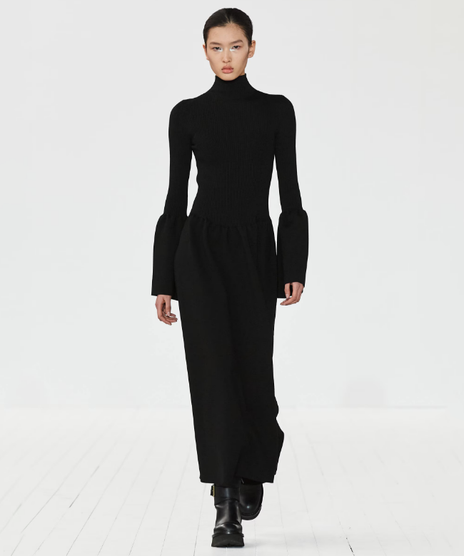 Location robe Chloé, modèle Black Bell Sleeves 1