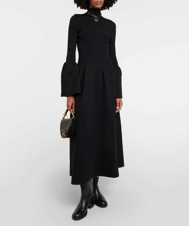 Location robe Chloé, modèle Black Bell Sleeves 3