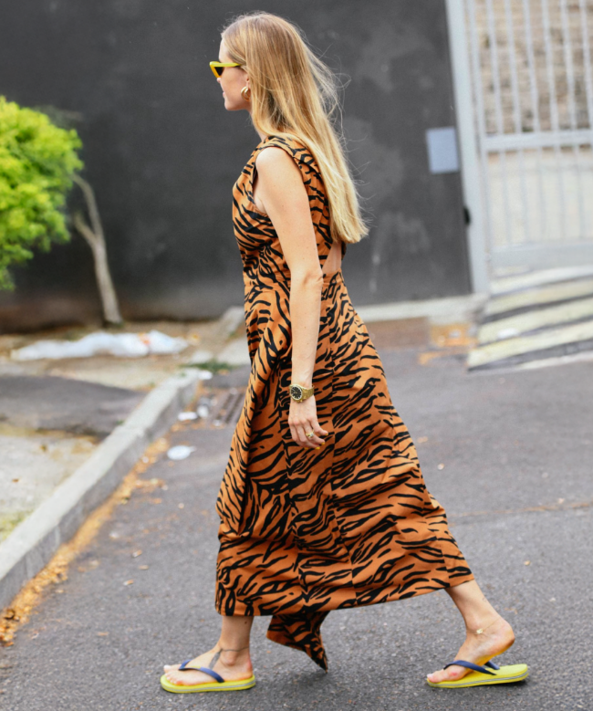 Location robe Celine, modèle Instinct Noir 4
