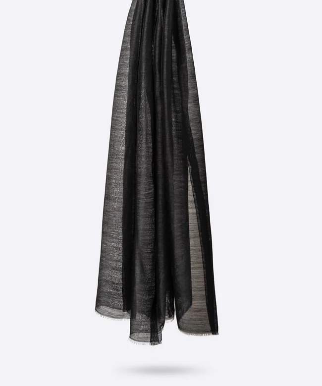 Location Étole Petrusse, modèle Élégie Noir 1