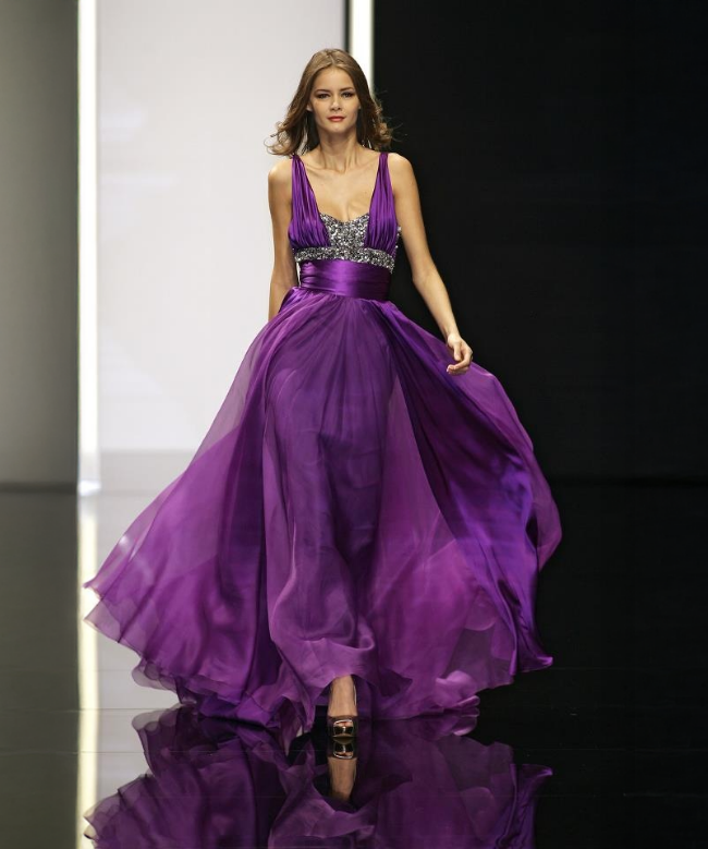 Location et Achat Robe Elie Saab, modèle Plissé Orchidée SS2008 2