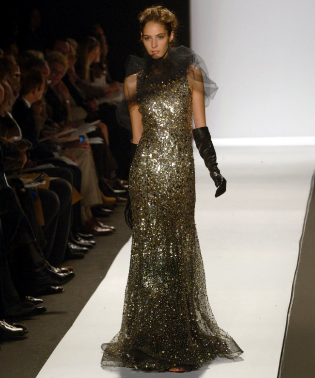 Location Robe de soirée Oscar De La Renta, modèle Gold Sequin Runway fall 2006. 1