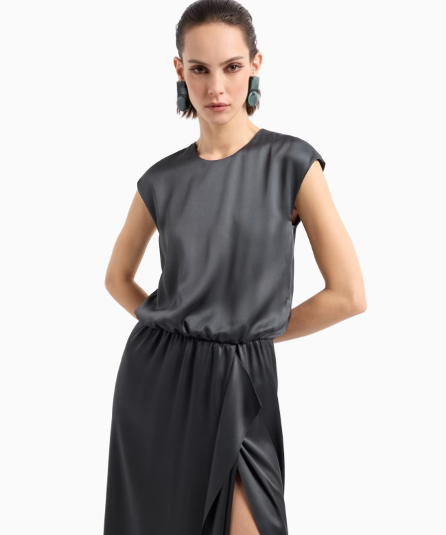 Location Robe Giorgio Armani, modèle Double Satin SS2024 5