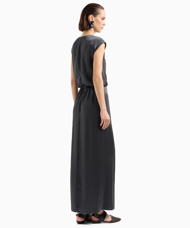 Location Robe Giorgio Armani, modèle Double Satin SS2024 3