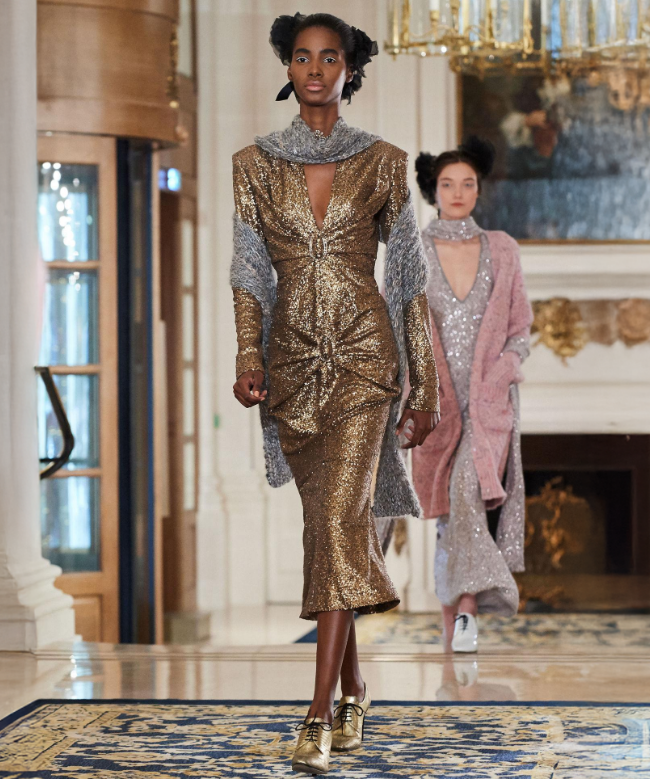Location Robe de soirée Chanel, modèle Ritz Gold Métiers d’Art 2017 1