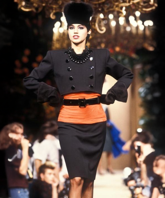 Location & Achat Collier Yves Saint Laurent, modèle Haute Couture FW1984 2