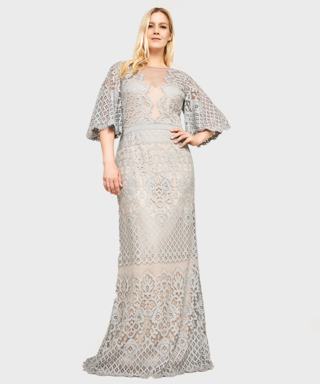 Location robe dentelle TADASHI SHOJI. Le créateur japonais signe une robe longue d'inspiration estivale grâce à sa couleur douce. 1