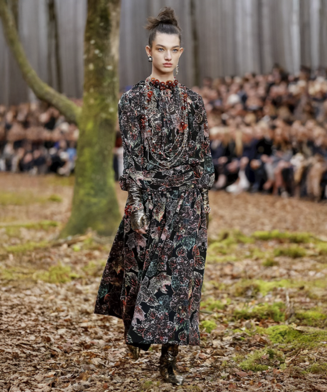 Location Top Chanel, modèle Forest Dark