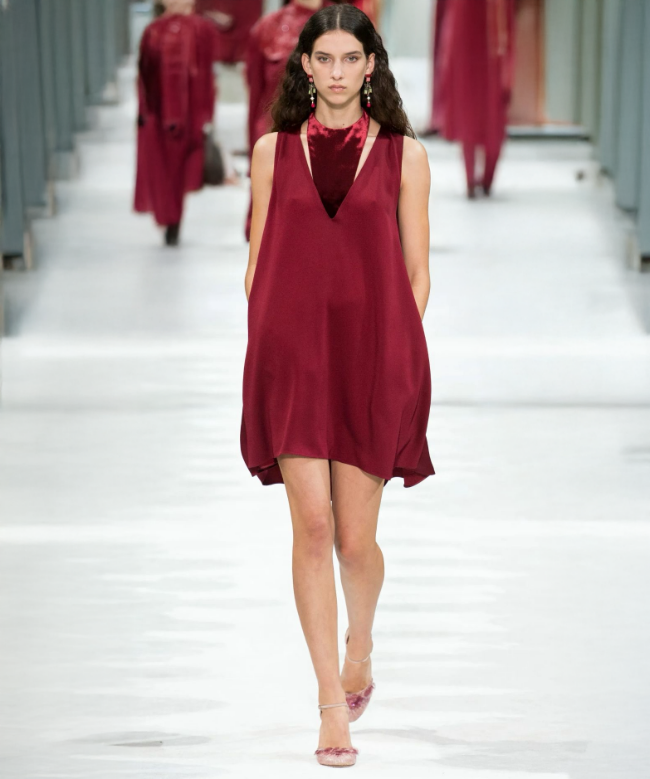 Location Robe Valentino, modèle Crimson Sway 1