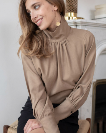Blouse Door Top