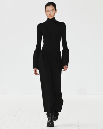 Robe Black Bell Sleeves