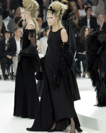 Robe Black SS2005 par Karl Lagerfeld