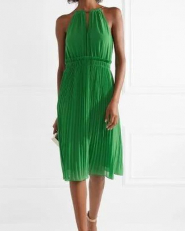 Robe en georgette plissée